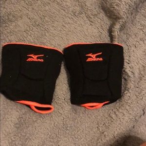 Mizuno volleyball knee pads
